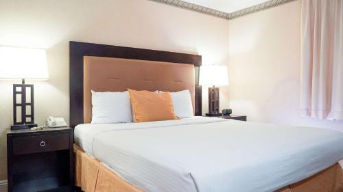 Anaheim Hills Hotel | Motel 6 - Anaheim Hills, CA