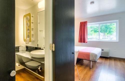 Arlington Heights Hotel | Motel 6-Arlington Heights, IL - Chicago North Central