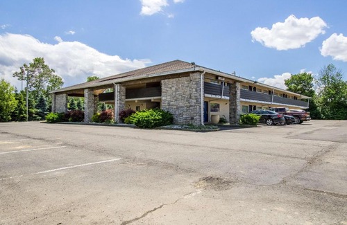 Ashland Hotel | Motel 6-Ashland, OH