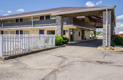 Ashland Hotel | Motel 6-Ashland, OH