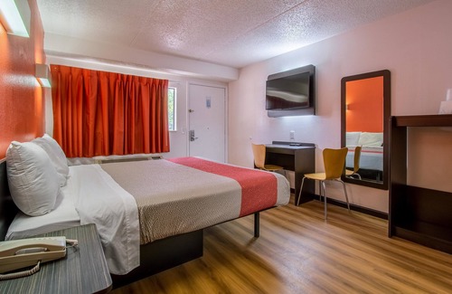 Ashland Hotel | Motel 6 Ashland, OH
