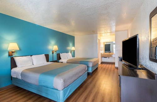 Astoria Hotel | Motel 6 Astoria, OR
