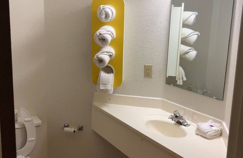 Avoca Hotel | Motel 6 Avoca, IA