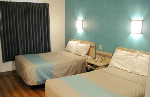 Avoca Hotel | Motel 6 Avoca, IA