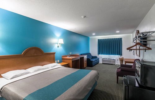 Azle Hotel | Motel 6 Azle, TX