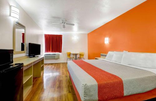 Beaver Hotel | Motel 6-Beaver, UT