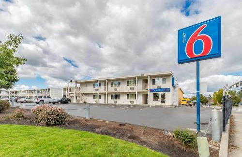 Beaverton Hotel | Motel 6-Beaverton, OR
