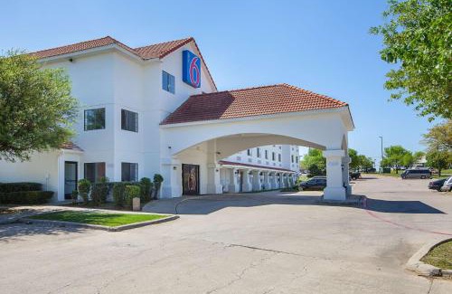 Bedford Hotel | Motel 6-Bedford, TX - Fort Worth
