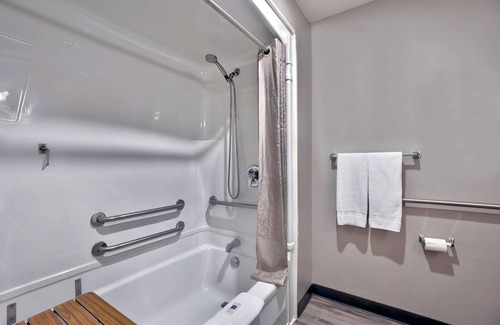 Benbrook Hotel | Motel 6 Benbrook, TX - Fort Worth