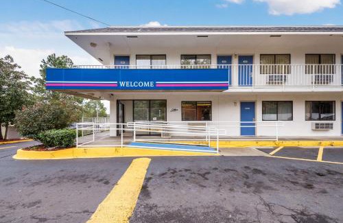 Bessemer Hotel | Motel 6-Bessemer, AL - Birmingham