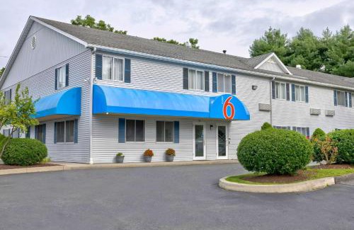 Bethel Hotel | Motel 6 Bethel, CT - Danbury
