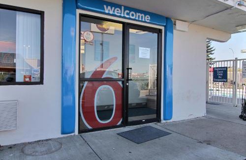 Bismarck Hotel | Motel 6-Bismarck, ND