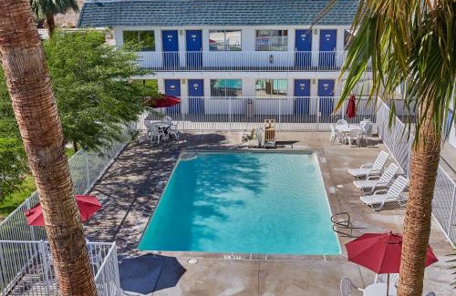 Blythe Hotel | Motel 6-Blythe, CA