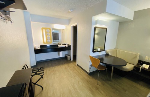 Boerne Hotel | Motel 6 Boerne, TX