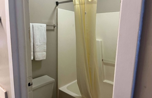 Bracey Hotel | Motel 6 Bracey, VA – I-85