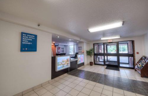 Branford Hotel | Motel 6-Branford, CT - New Haven