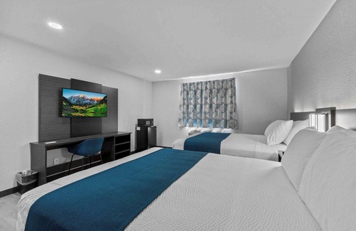 Brighton Hotel | Motel 6 Brighton CO Denver Northeast