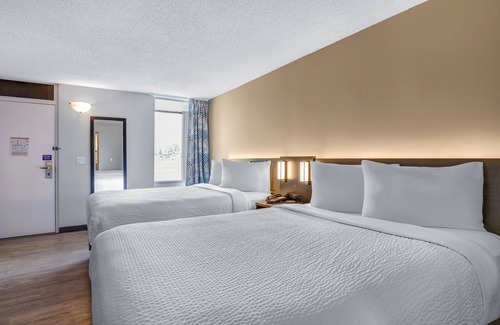 Brooks Hotel | Motel 6 Brooks, AB