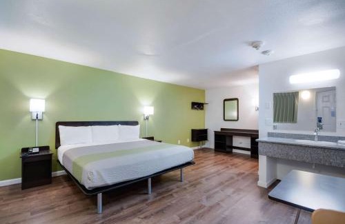 Burlington Hotel | Motel 6-Burlington, WA