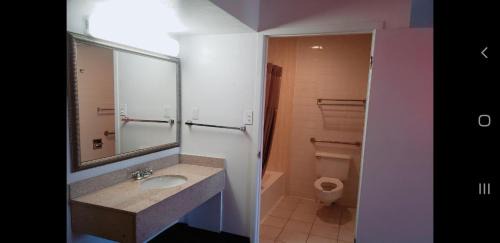 Canon City Hotel | Motel 6-Canon City, CO 719-458-1216