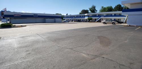 Canon City Hotel | Motel 6-Canon City, CO 719-458-1216