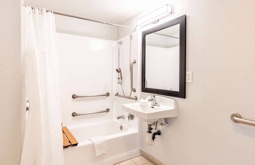 Aviara Hotel | Motel 6 Carlsbad, CA - East
