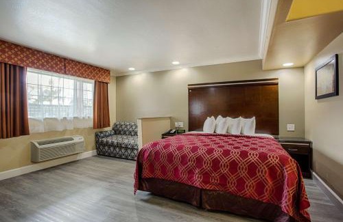 Olde Carlsbad Hotel | Motel 6 Carlsbad, Ca- North