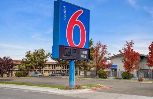 Carson City Hotel | Motel 6-Carson City, NV