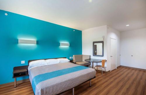 Channelview Hotel | Motel 6-Channelview, TX