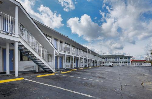 Tyner Hotel | Motel 6 Chattanooga, TN
