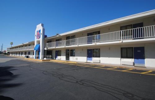 Chicopee Hotel | Motel 6-Chicopee, MA - Springfield