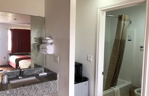 Clute Hotel | Motel 6 Clute, TX