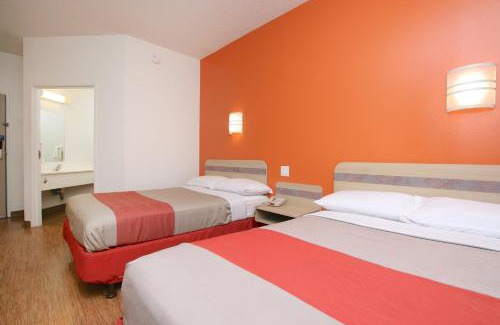 Burlington Hotel | Motel 6-Colchester, VT - Burlington