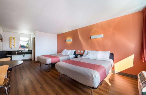 Icard Hotel | Motel 6-Connellys Springs, NC