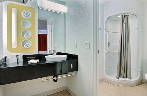 Bay Area Hotel | Motel 6 Corpus Christi, TX - East - North Padre Island