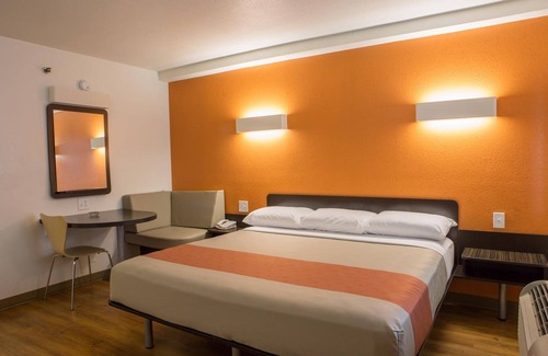 Cutler Bay Hotel | Motel 6 Cutler Bay, FL