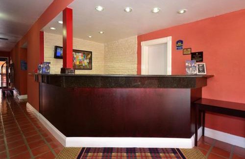 Dallas Design District Hotel | Motel 6 Dallas TX Downtown