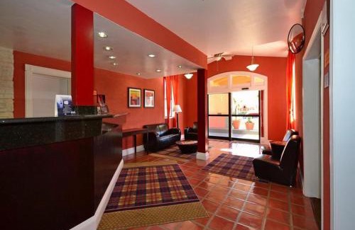 Dallas Design District Hotel | Motel 6 Dallas TX Downtown