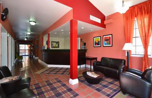 Dallas Design District Hotel | Motel 6 Dallas TX Downtown