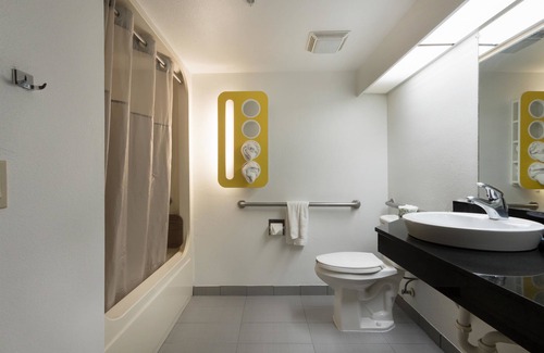 Lake Highlands Hotel | Motel 6 Dallas, TX - Northeast
