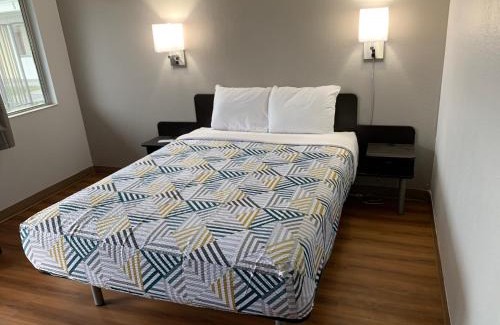 Dayton Hotel | Motel 6-Dayton, OH