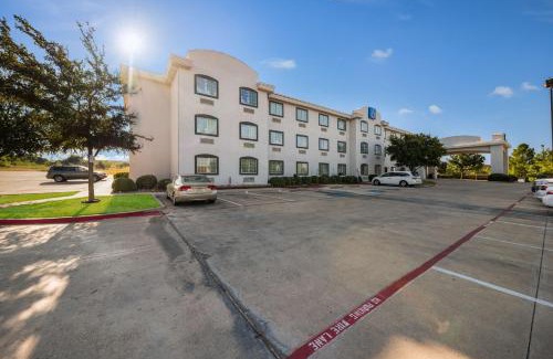 Decatur Hotel | Motel 6-Decatur, TX