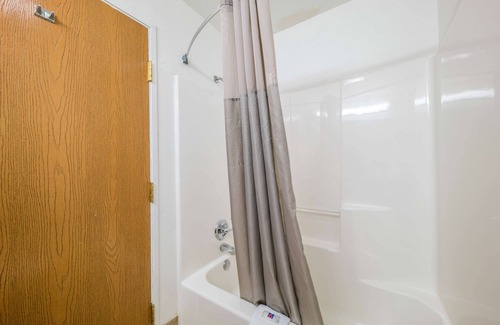 Decatur Hotel | Motel 6 Decatur, TX