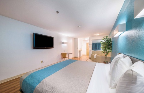 Decatur Hotel | Motel 6 Decatur, TX