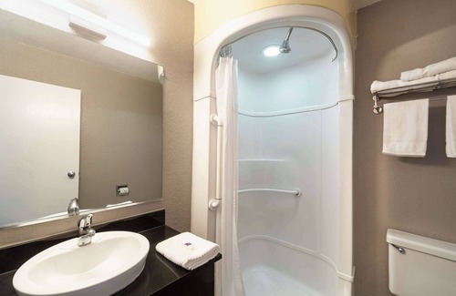 Amistad National Recreational Area Hotel | Motel 6 Del Rio, TX