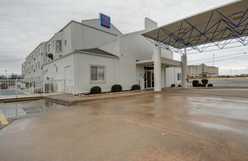 Denison Hotel | Motel 6-Denison, TX
