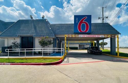 Duncanville Hotel | Motel 6-Duncanville, TX - Dallas
