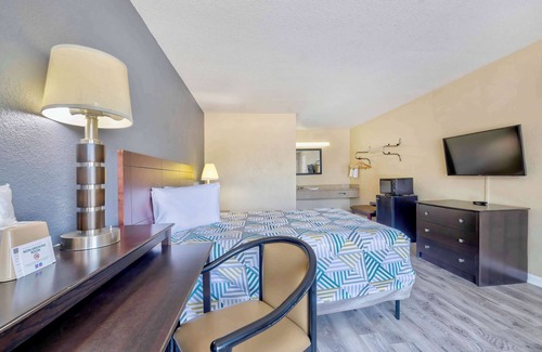 Effingham Hotel | Motel 6 Effingham, IL