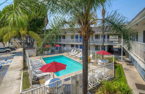 El Cajon Hotel | Motel 6-El Cajon, CA - San Diego