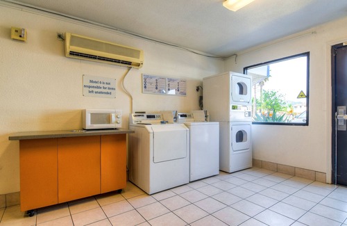 El Cajon Hotel | Motel 6 El Cajon, CA - San Diego